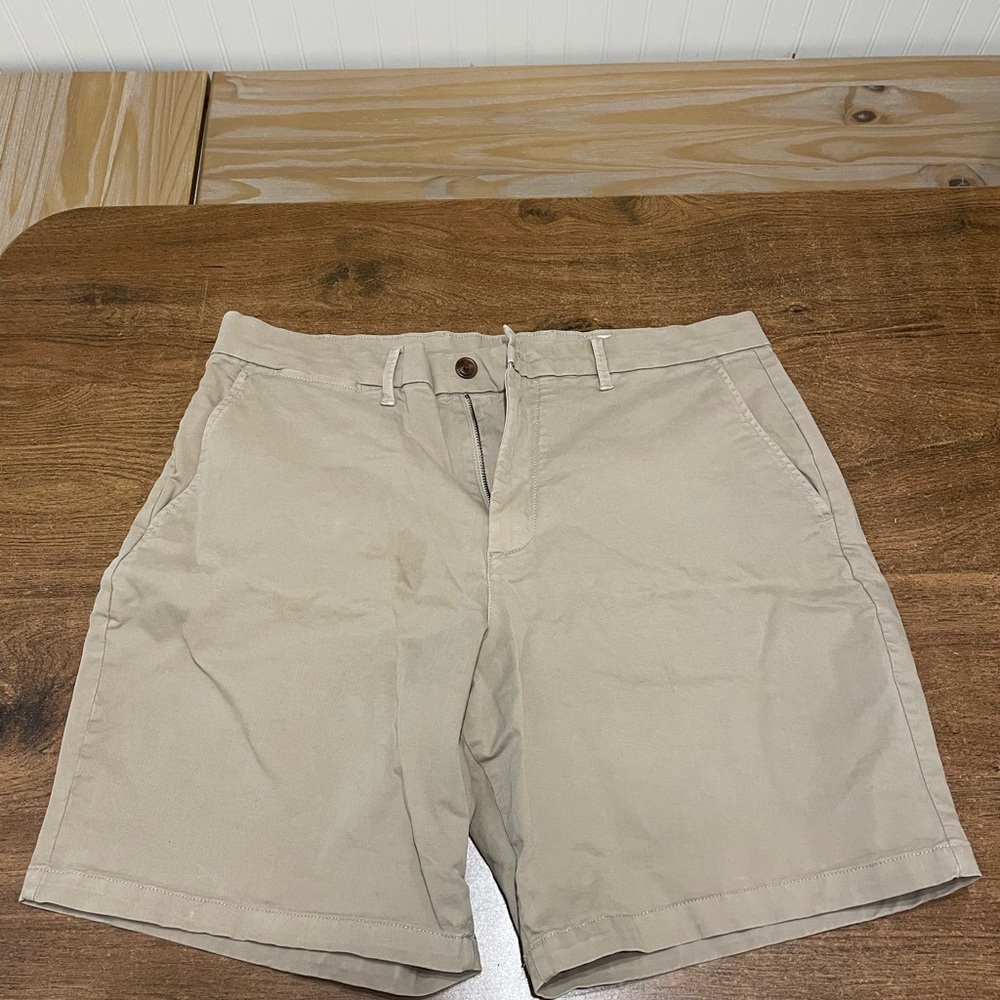 Gap Men's Tan Khaki Shorts